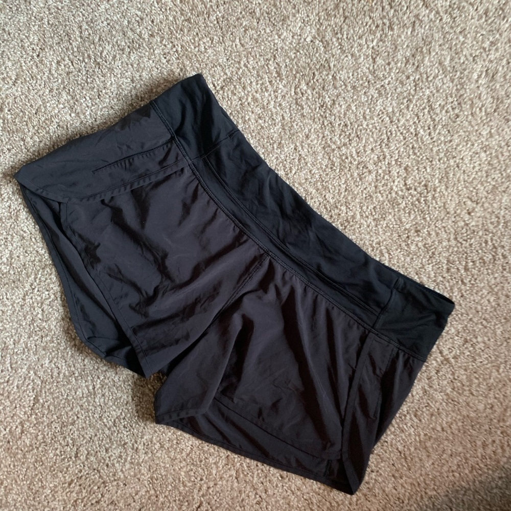 Lululemon- Speed Up Short size 12